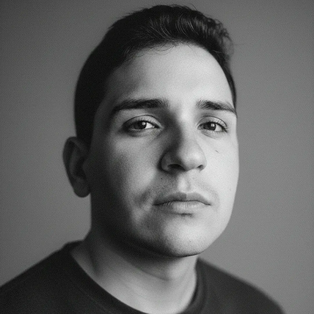 Felipe Mikeias - Editor